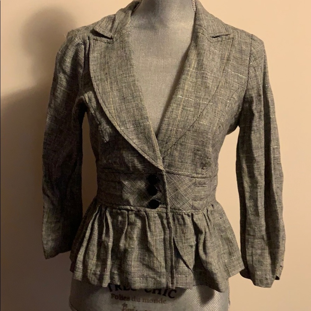 Adorable Candies 3/4 sleeve blazer. Trendy!
